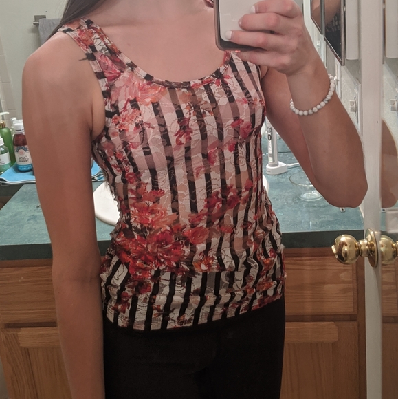 Almost Famous Red Flowered Tank Top - Picture 3 of 8